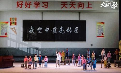 真实|聚齐谷智鑫、凯丽、何炅、万茜等大腕的剧，却没有一个明星光环