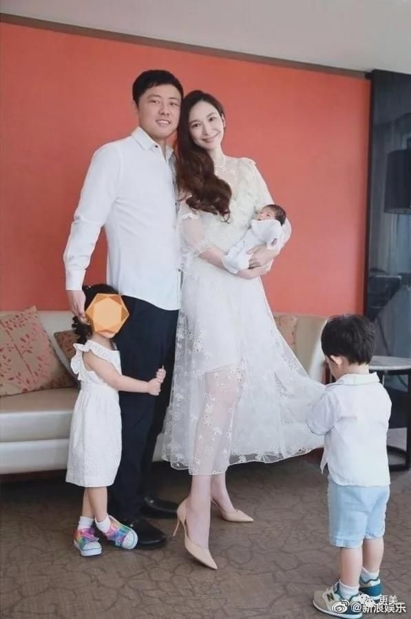 吴佩慈|吴佩慈男友负债56亿,被迫抵押豪宅的她连脸都不能看了…