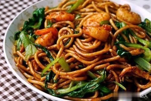  将所|教你炒面好吃的家常做法,香而不腻又解馋,不想炒菜的话可以学一下