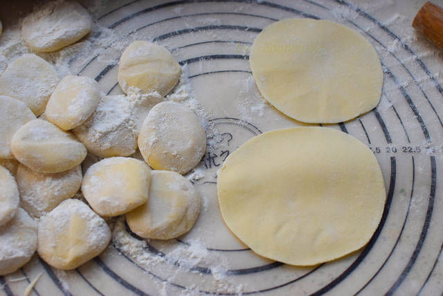  玉米面|春天，这馅的饺子一定要吃，比头刀韭菜还要鲜美，错过又要等一年