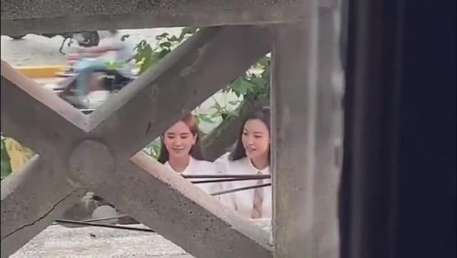  倪妮|组图:《流金岁月》路透曝光 刘诗诗倪妮额头贴额头亲密无间