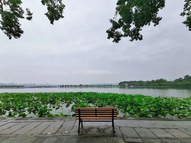  宝石山|0.5个亭子长啥样？这个夏天，西湖边这些地方不去会遗憾！