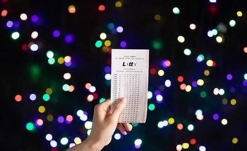 同事|男子连中7个大奖赢得450万，竟直接给同事分一半，还立马捐掉45万