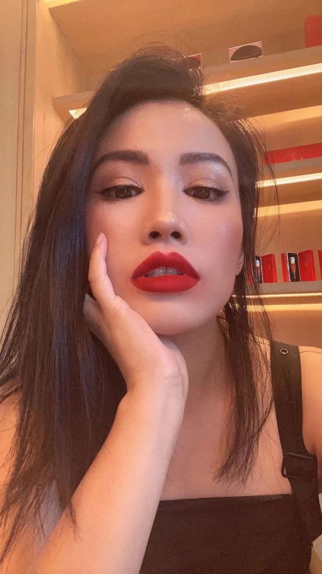 小红书＂,＂fkws＂:＂青年|你的秋冬彩妆新！品！指！南！从平价到贵妇，看这篇就够