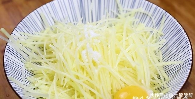 大厨|大厨教你土豆最好吃的做法,简单一做,比肉都香,上桌就光盘