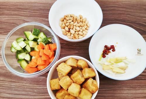 营养|豆腐这样做比肉还好吃,鲜香微辣,豆腐外焦里嫩,营养美味