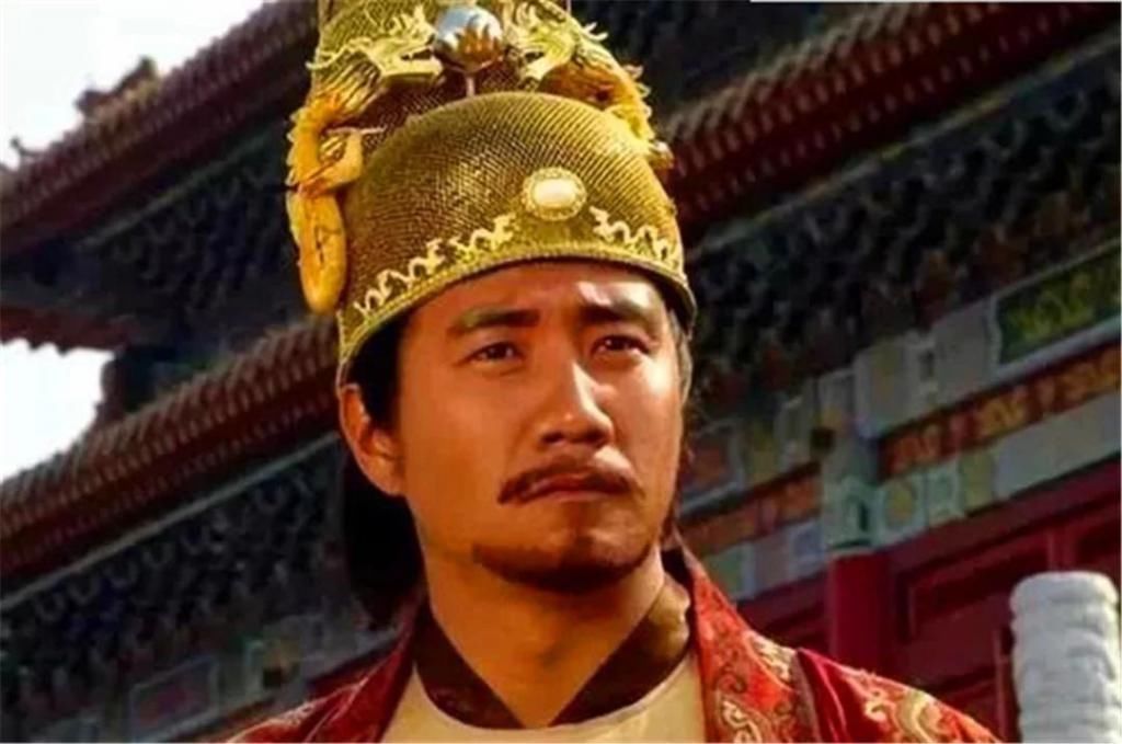 跪在地上|曾让朱元璋放牛的地主刘德,待到朱元璋当上皇帝后,他下场是怎样的呢?