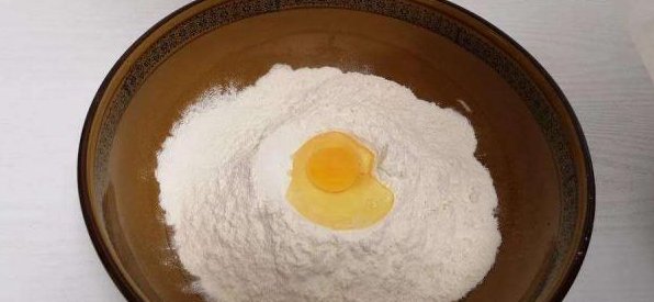  发酵|面粉新吃法，不用发酵，开水一烫，无任何添加剂，个个空心