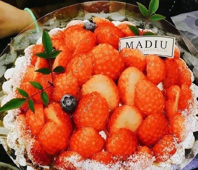  教室|开心一刻：我刚走出教室，几个老师在里面笑的合不拢腿