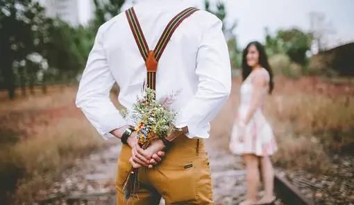 拜金女|谈恋爱为女友花十万，她非要两万彩礼才肯结婚：拜金女的爱情，高攀不上