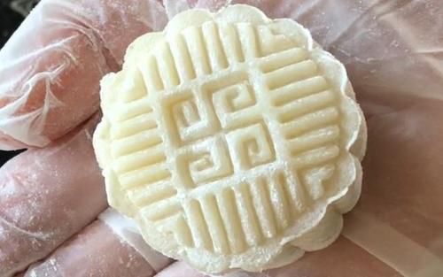  椰香|超好吃的椰蓉冰皮月饼，椰香浓郁，薄皮大馅，中秋节要做给家人吃