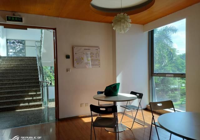  评测|ROG游戏手机3评测：首发865 Plus，看背后多数人会说三个字