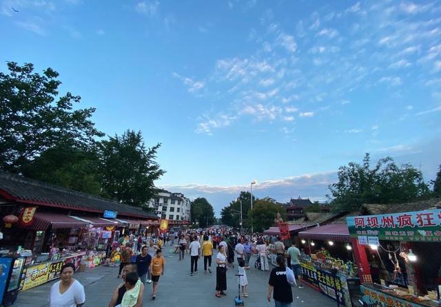 水乡|成都一座热闹的水乡古镇,小桥流水清凉宜人,正吸引越来越多人来