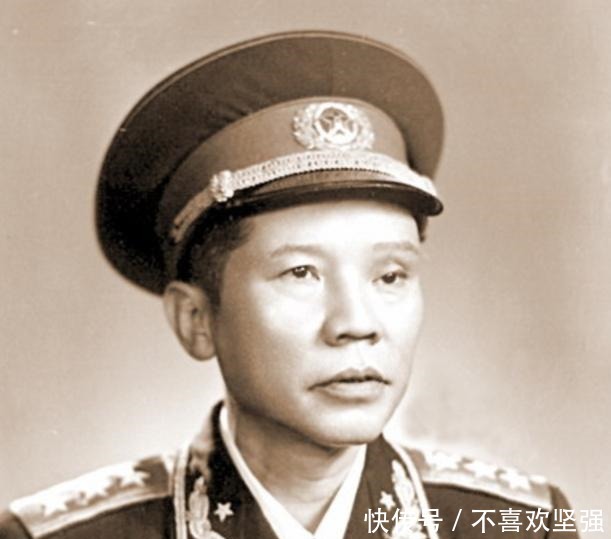 授衔|新中国第一位辞职的开国上将刚授衔才三年,为啥他就坚决不干了
