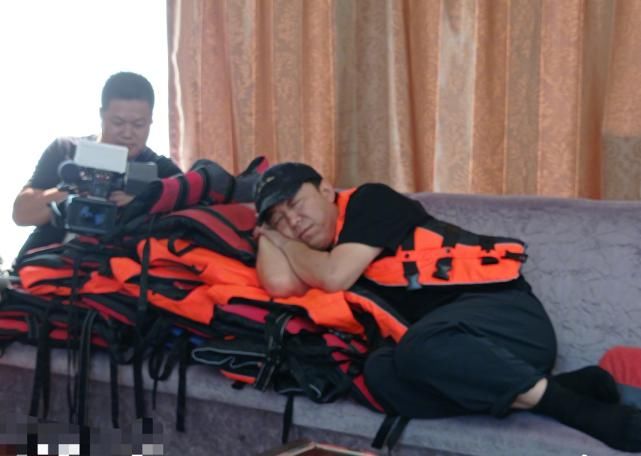  陈赫新|鹿晗邓超陈赫新综艺合体，还有黄渤加盟，开小车抓螃蟹苦哈哈打工