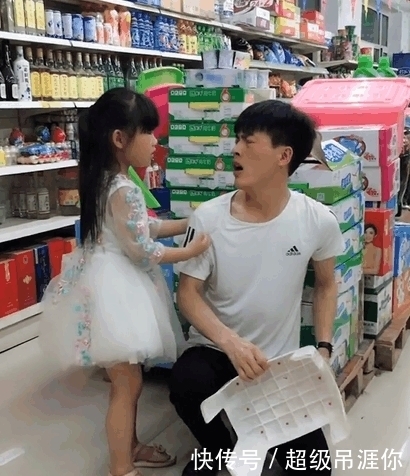 回击|夫妻吵架老婆把手机摔了, 老公拿起板凳回击, 女儿几句话让老爸怂了