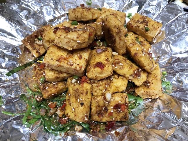 豪迈|国庆假期请同学吃饭,6菜1汤吃撑了,同学:北方菜都这么豪迈吗