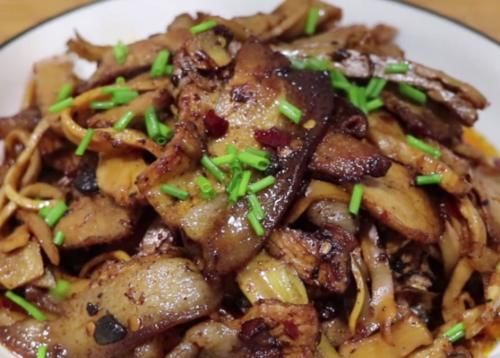  简单|简单好吃的笋尖炒肉片，香嫩营养，爽口下饭，老少皆宜的家常菜