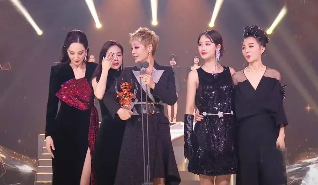  乘风破浪|《乘风破浪的姐姐2》透漏新噱头，观众却不买账