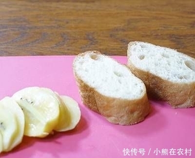法棍面包|早餐:酸奶水果捞火腿绿豆沙拉