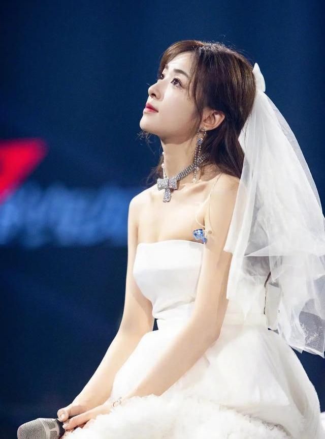  金晨|《浪姐》总决赛姐姐穿婚纱亮相，张雨绮头纱绝美，却被金晨抢风头