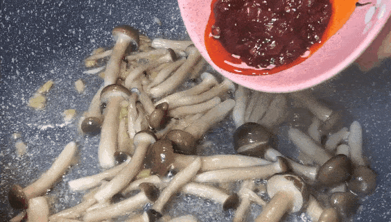 香嫩|鲜香嫩滑的菌菇麻婆豆腐，便宜又下饭，百吃不厌！