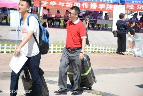 还价|大一新生开学启示！女儿遭绑架赎金50万，妈妈还价到3万多成交？