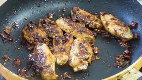 晚饭|晚饭3菜1汤，依然是家常的食材简单的做法，一家人吃得特别满足