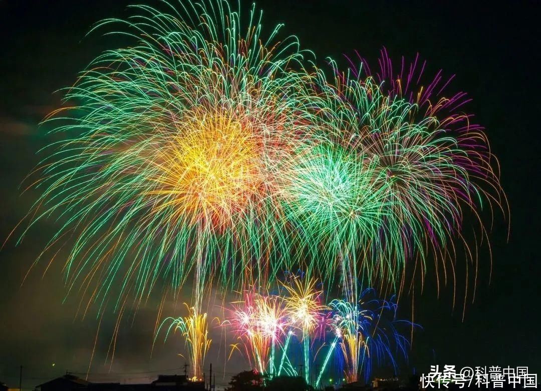 烟花到底为什么有这么多颜色(烟花到底为什么有这么多颜色？)