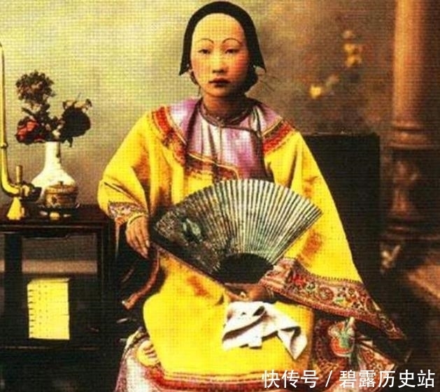 五官端正|历史上真实的老照片:美艳的贵妇五官端正,袁世凯剪辫子的场景