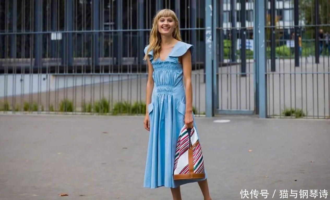 面料|谁说胯宽不能穿百褶裙！做好这三点，梨形身材也能穿得减龄又显瘦