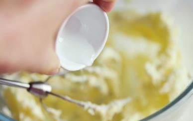  蛋清|在家用面粉和蛋清就能做的小零食，酥脆可口，健康无添加