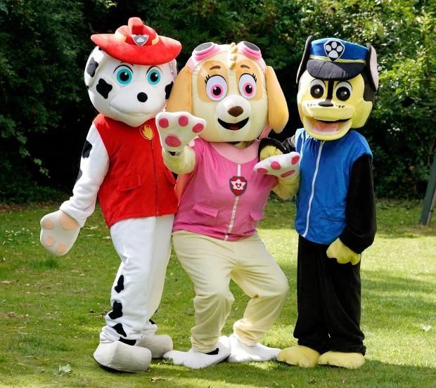  无处不在|种族主义无处不在！3名黑人女雇员遭小孩围殴，无奈求救防暴警察