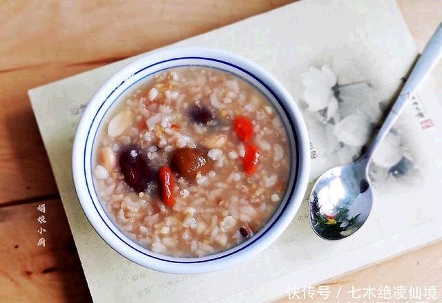  糯米|明日立秋，别忙着贴秋膘，先给家人煮这5碗粥，调养脾胃滋阴润燥