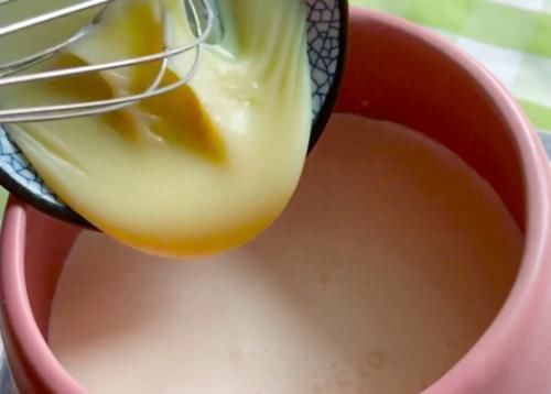 火龙果|牛奶的美味新吃法,搭配火龙果做成甜品,软嫩滑爽,甜而不腻