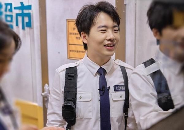  邓伦|最具男友力张国伟，面对恐怖挺身而出，公主抱杨幂、邓伦