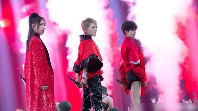  姐姐们|《青春芒果夜》宁静郑希怡郁可唯flow来袭，舞台炫酷到炸裂！