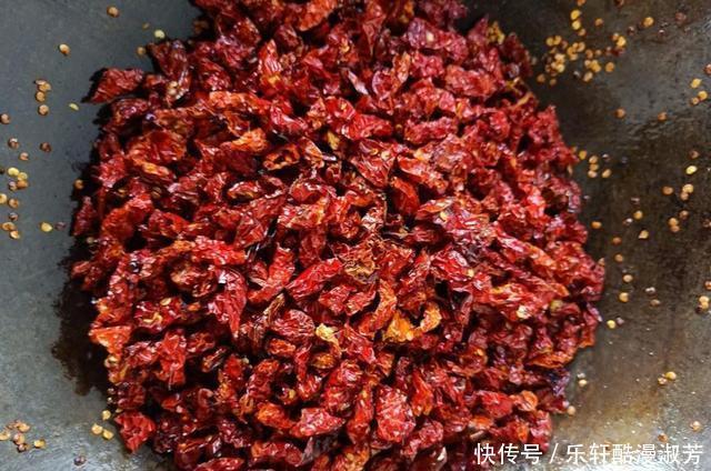 菜籽油|怎么做辣椒油,才能让香味完全发挥多数人不懂,怪不得味道发苦