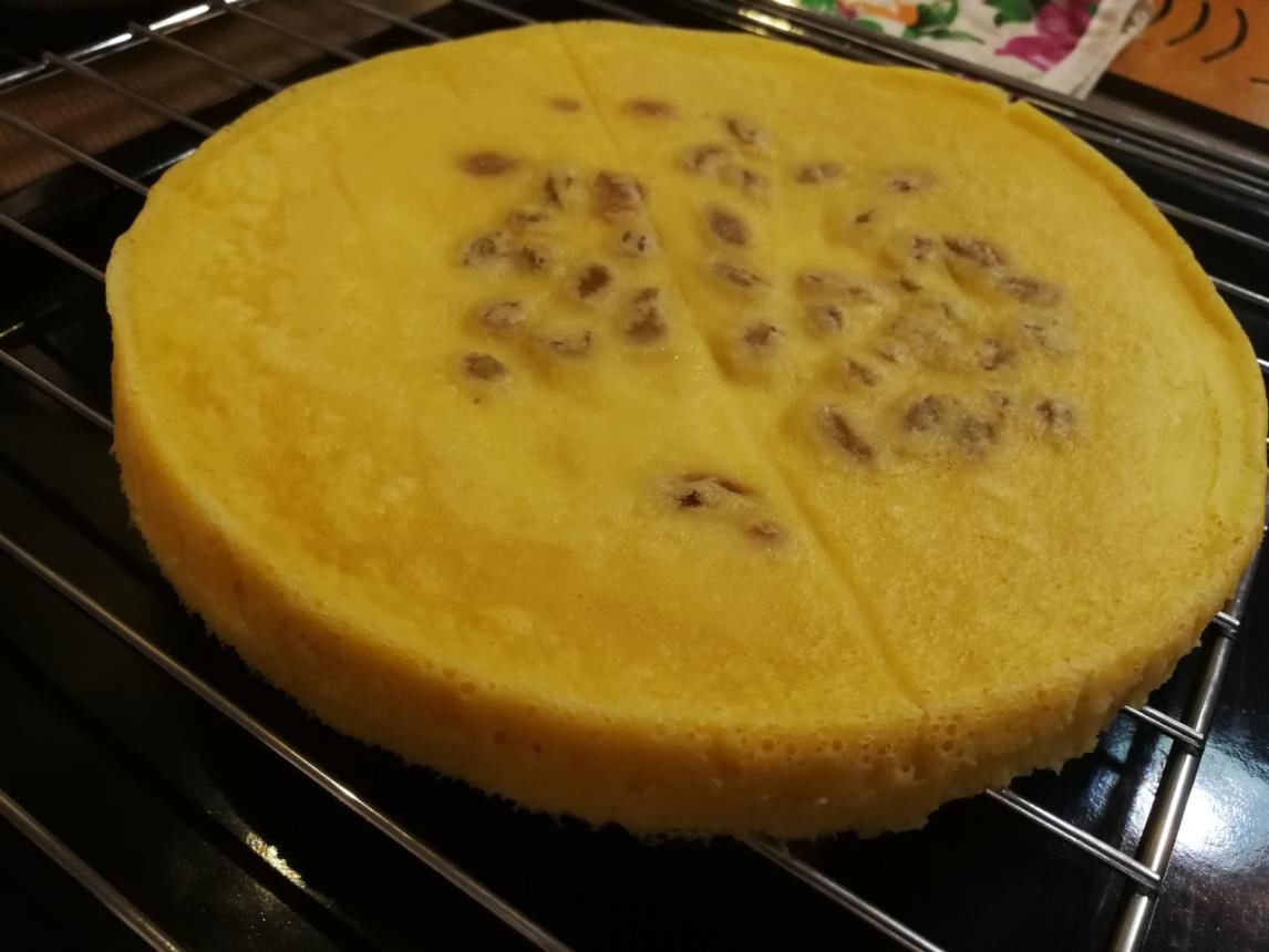 蛋糕|蒸个酸奶蛋糕吃吃,鸡蛋打发失败,成品不蓬松但Q弹,味道还挺好