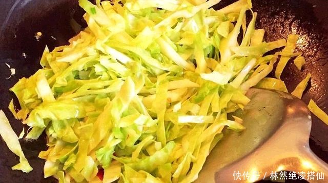 好吃|炒“包菜”时别直接下锅炒,很多人做错了,难怪不脆绿还不好吃!