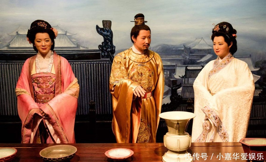 街上|溥仪街上卖烧饼吃，刚咬了一口勃然大怒说：我被仆人骗了二十年