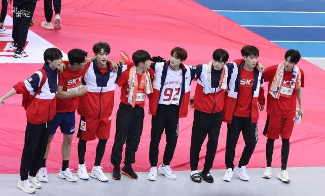  充满|R1SE 这群充满仪式感的男孩子