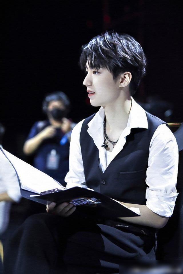 身上|王俊凯你的身上,总是有一种让我热泪盈眶的力量