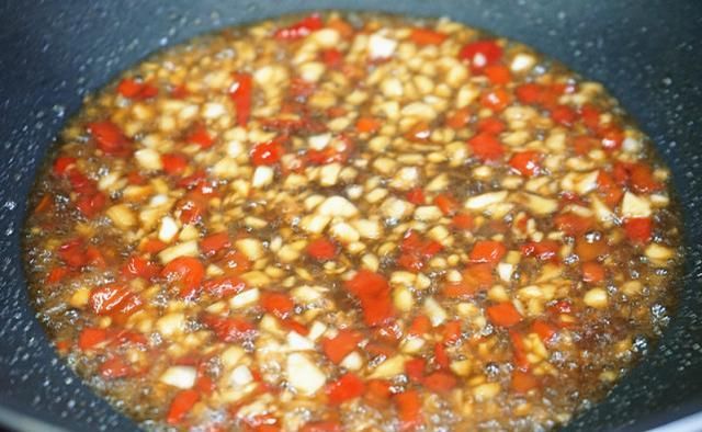  剁辣椒|一碗蒸酥肉，微辣鲜香超下饭，咬牙买了猪肉做这菜才不亏，吃过瘾