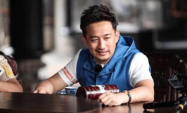 这位|圈内有资格被称“老师”的4位明星,何炅上榜,最后这位实至名归