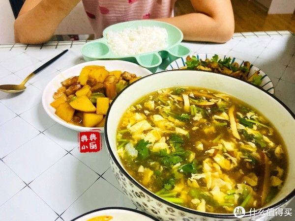 酸辣汤|好吃易做的家常菜,省时省力,全家人都吃得很开心