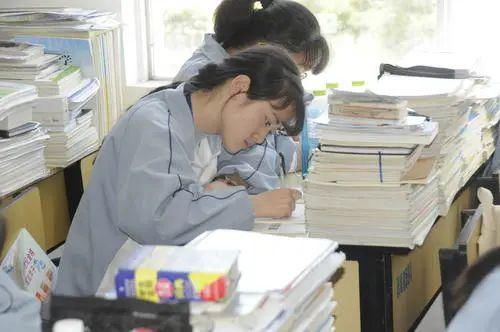  学校|必须毫无保留地支持教育部的减负政策