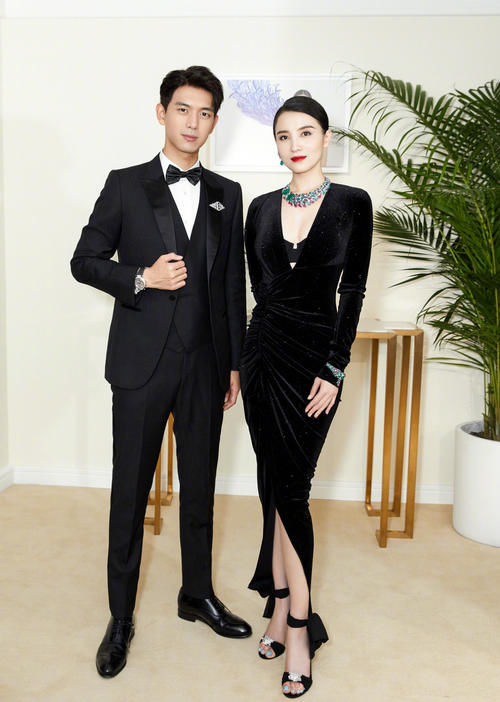 造型|宋佳造型真圈粉，穿丝绒裹身裙复古明艳，真是40＋女性穿搭教科书