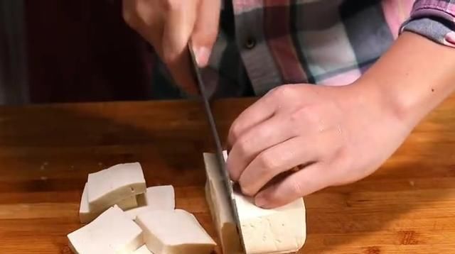  麻婆豆腐|家常豆腐：在家这样做豆腐，简单又好吃，不比麻婆豆腐差！