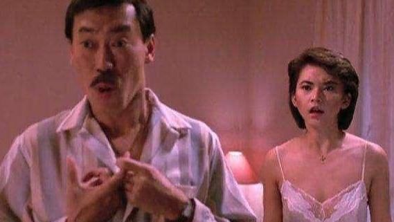  街头|倒霉的胡慧中，烧伤差点毁容，初恋横死街头，丈夫贪污坐牢